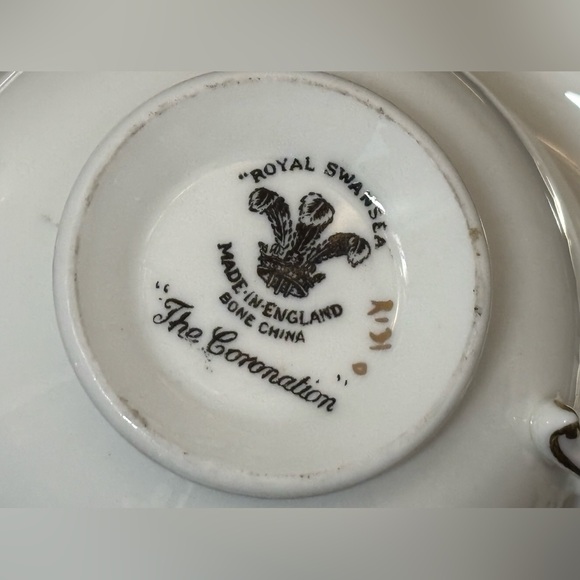 4 Pcs of Vintage Royal Swansea 'The Coronation' Made in England - Picture 9 of 11